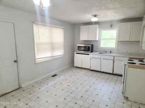 616 N Pine Street Roseboro NC 28382