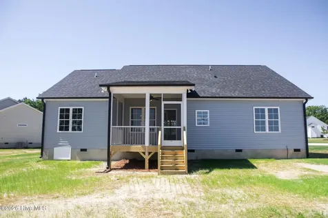 106 Lucky Lane Pikeville NC 27863