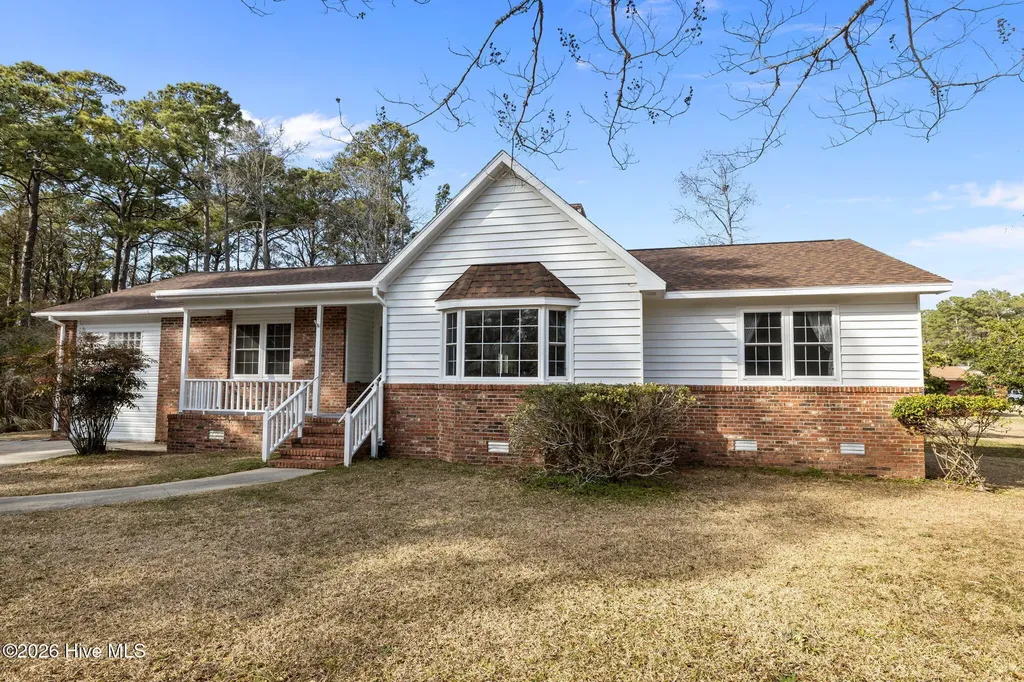 3704 Oxford Court Morehead City NC 28557
