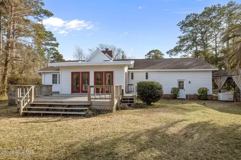 3704 Oxford Court Morehead City NC 28557