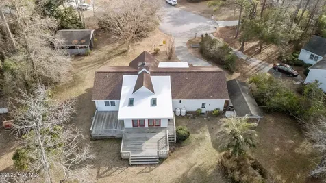 3704 Oxford Court Morehead City NC 28557