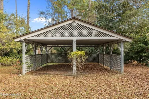 3704 Oxford Court Morehead City NC 28557