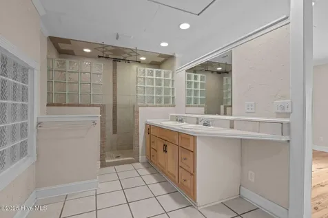 3704 Oxford Court Morehead City NC 28557