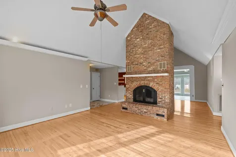 3704 Oxford Court Morehead City NC 28557
