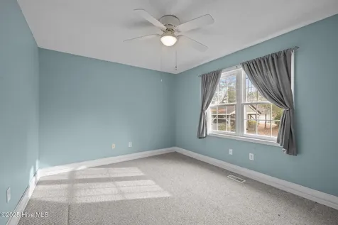 3704 Oxford Court Morehead City NC 28557