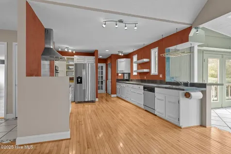 3704 Oxford Court Morehead City NC 28557