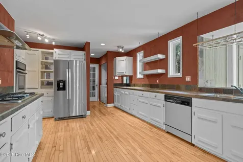 3704 Oxford Court Morehead City NC 28557