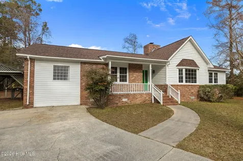 3704 Oxford Court Morehead City NC 28557