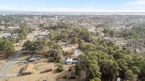 3704 Oxford Court Morehead City NC 28557