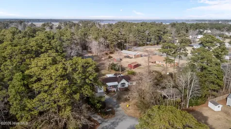 3704 Oxford Court Morehead City NC 28557