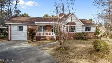 3704 Oxford Court Morehead City NC 28557