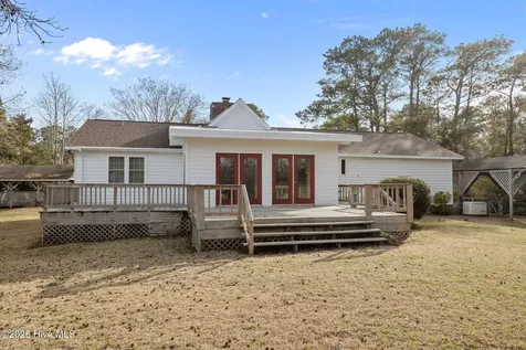 3704 Oxford Court Morehead City NC 28557