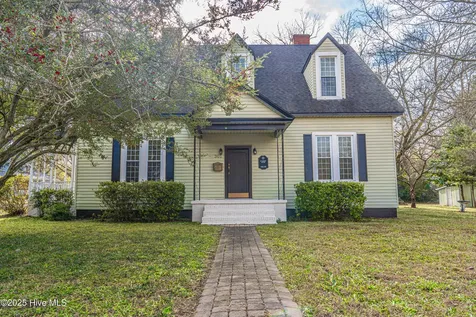301 W Central Street Maxton NC 28364