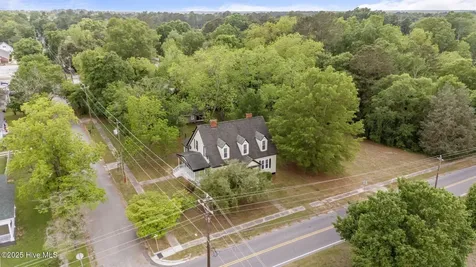 301 W Central Street Maxton NC 28364