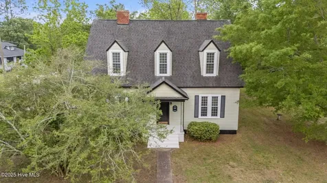 301 W Central Street Maxton NC 28364