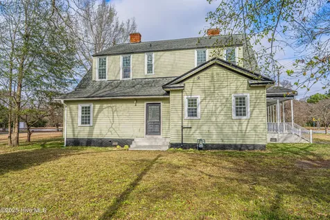 301 W Central Street Maxton NC 28364