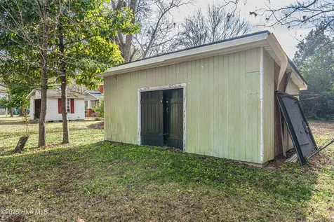 301 W Central Street Maxton NC 28364