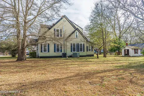 301 W Central Street Maxton NC 28364