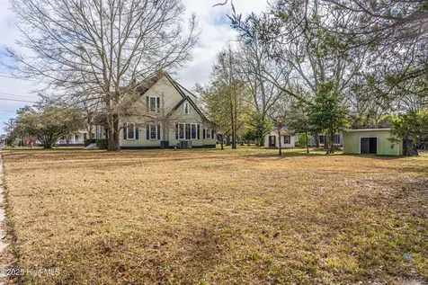 301 W Central Street Maxton NC 28364
