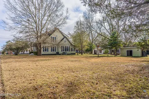301 W Central Street Maxton NC 28364