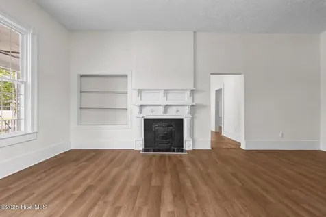 301 W Central Street Maxton NC 28364