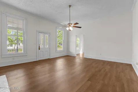 301 W Central Street Maxton NC 28364