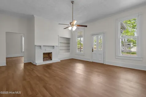 301 W Central Street Maxton NC 28364