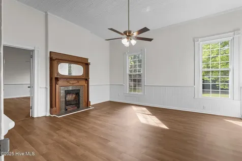 301 W Central Street Maxton NC 28364