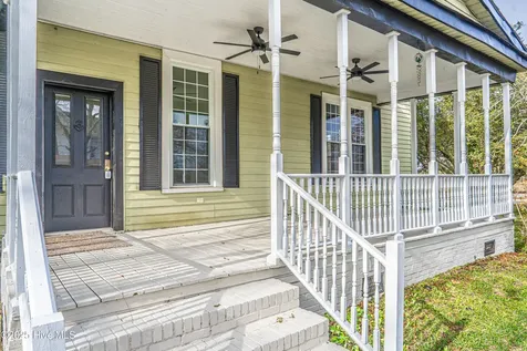 301 W Central Street Maxton NC 28364