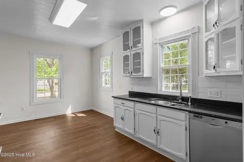 301 W Central Street Maxton NC 28364