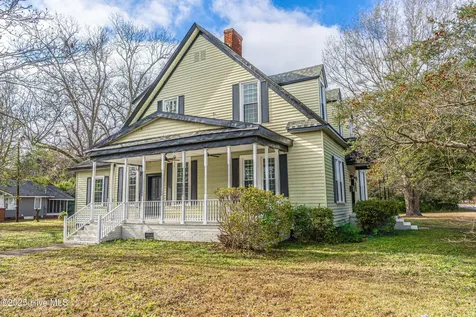 301 W Central Street Maxton NC 28364