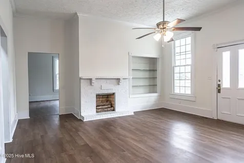 301 W Central Street Maxton NC 28364
