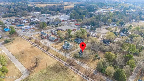 301 W Central Street Maxton NC 28364