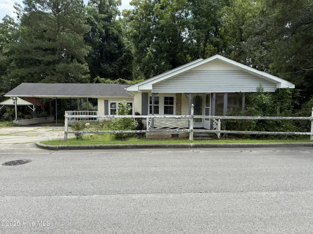 41 Twin Pines Road Whiteville NC 28472