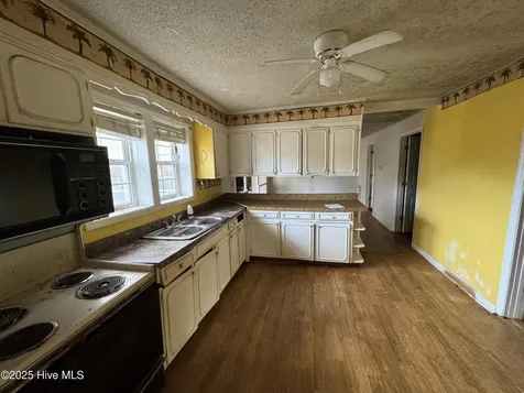41 Twin Pines Road Whiteville NC 28472