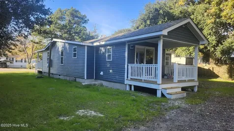 124 Zacchaeus Avenue Morehead City NC 28557