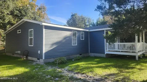 124 Zacchaeus Avenue Morehead City NC 28557