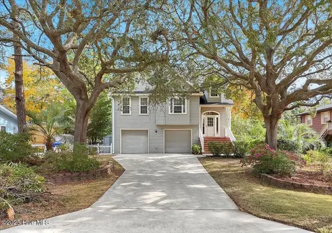 102 SW 11th Street Oak Island NC 28465