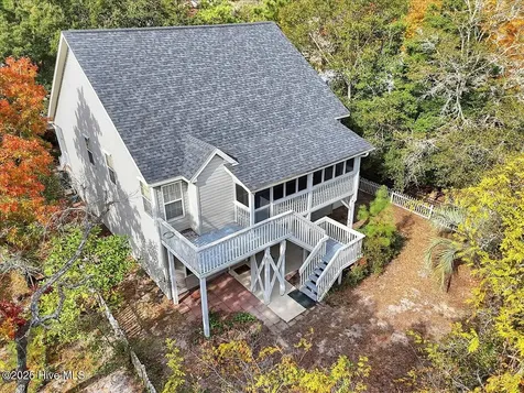 102 SW 11th Street Oak Island NC 28465