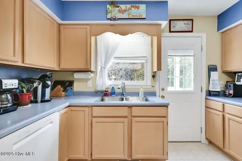 302 SE 79th Street Oak Island NC 28465