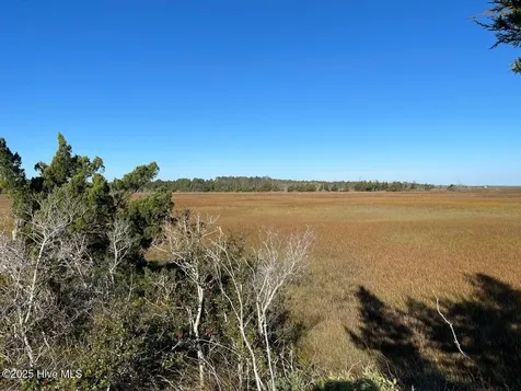3102 Us-70 Beaufort NC 28516