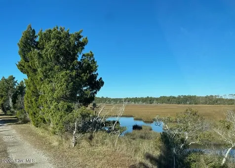 3102 Us-70 Beaufort NC 28516
