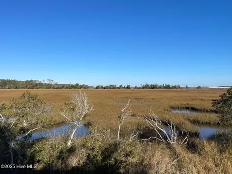 3102 Us-70 Beaufort NC 28516