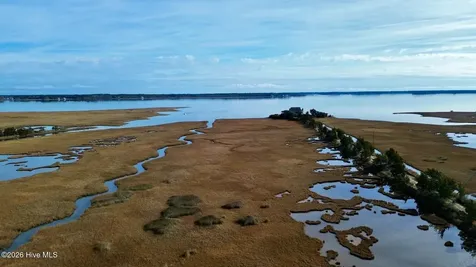3102 Us-70 Beaufort NC 28516