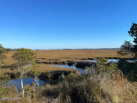 3102 Us-70 Beaufort NC 28516