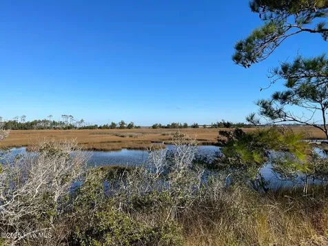 3102 Us-70 Beaufort NC 28516