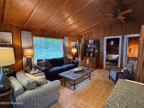 2810 Canal Cove Road Lake Waccamaw NC 28450