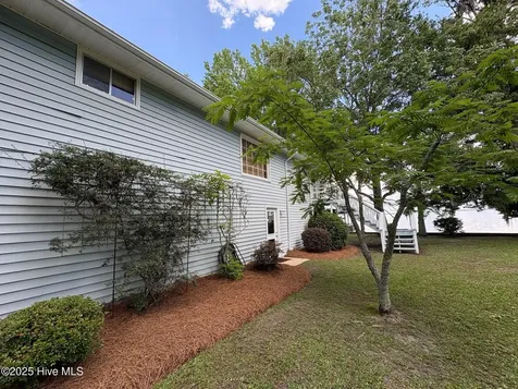 2810 Canal Cove Road Lake Waccamaw NC 28450