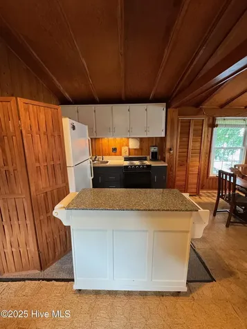 2810 Canal Cove Road Lake Waccamaw NC 28450