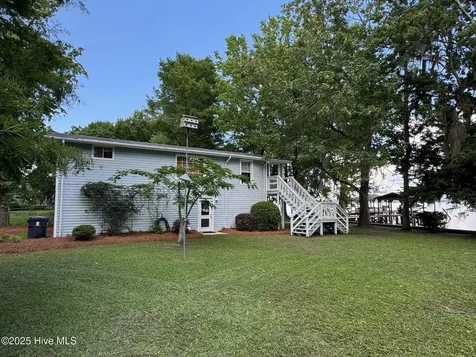 2810 Canal Cove Road Lake Waccamaw NC 28450